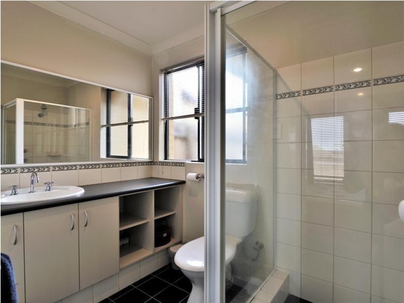 2/133 Coolamon Boulevard, Ellenbrook WA 6069