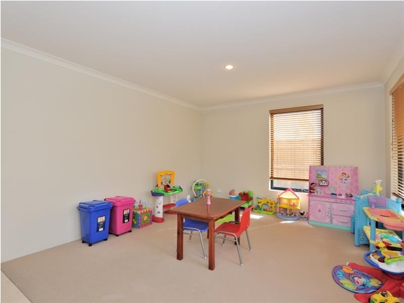 2/133 Coolamon Boulevard, Ellenbrook WA 6069