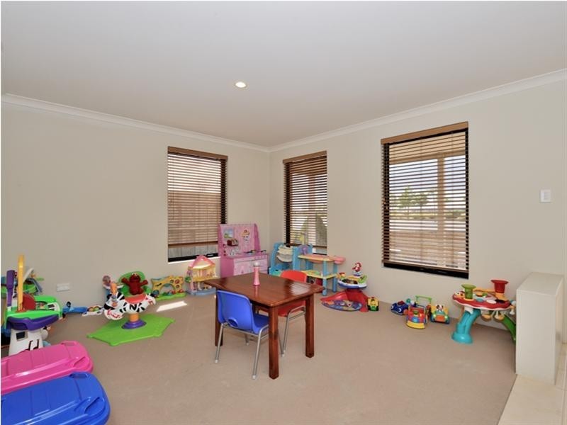 2/133 Coolamon Boulevard, Ellenbrook WA 6069