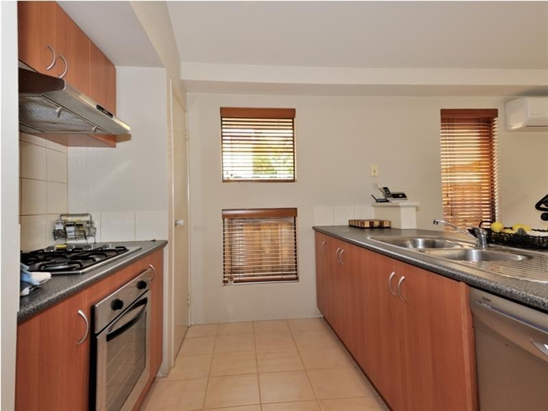 2/133 Coolamon Boulevard, Ellenbrook WA 6069