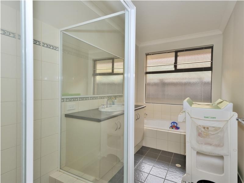 2/133 Coolamon Boulevard, Ellenbrook WA 6069