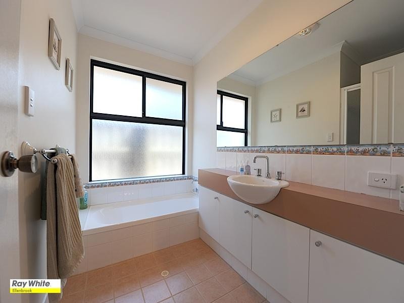 5 Kalgan Court, Ellenbrook WA 6069