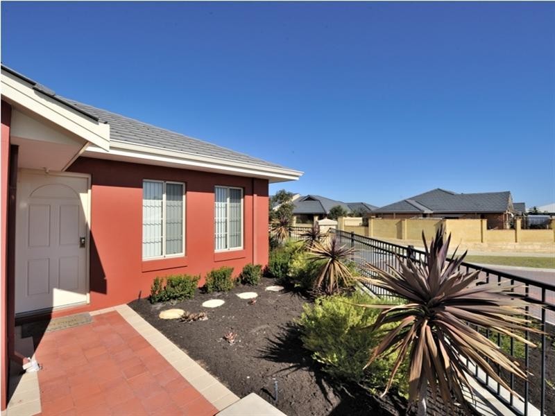 28 Elmina Avenue, Ellenbrook WA 6069