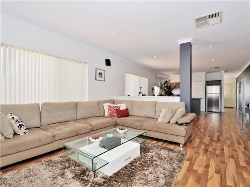 28 Elmina Avenue, Ellenbrook WA 6069