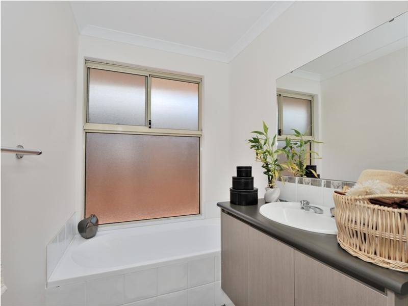 28 Elmina Avenue, Ellenbrook WA 6069