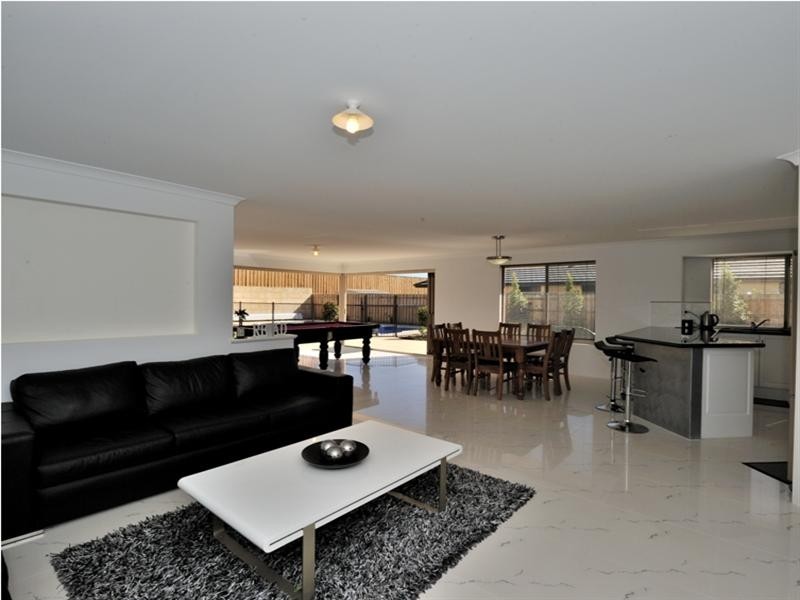 15 Tatton Way, The Vines WA 6069