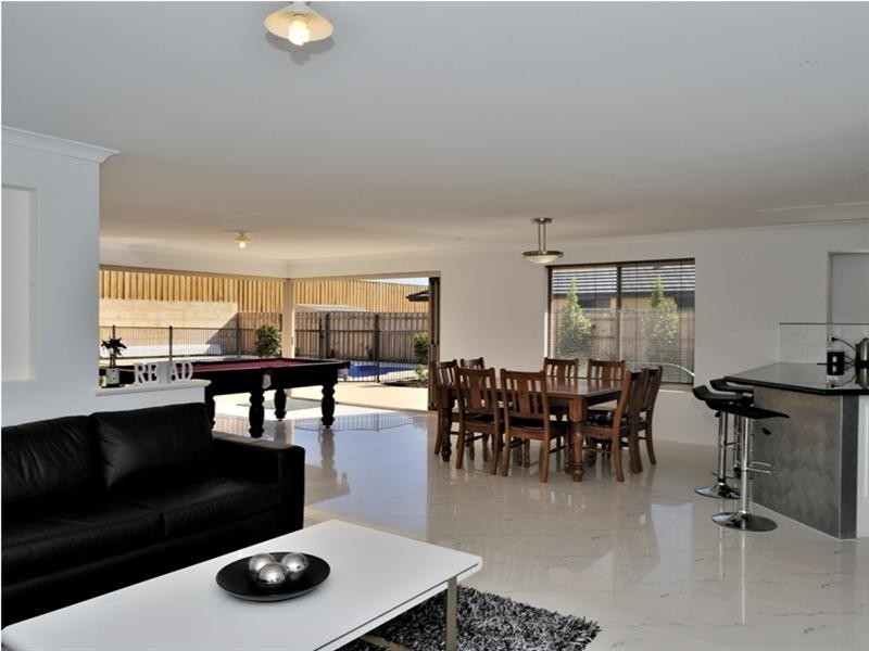 15 Tatton Way, The Vines WA 6069