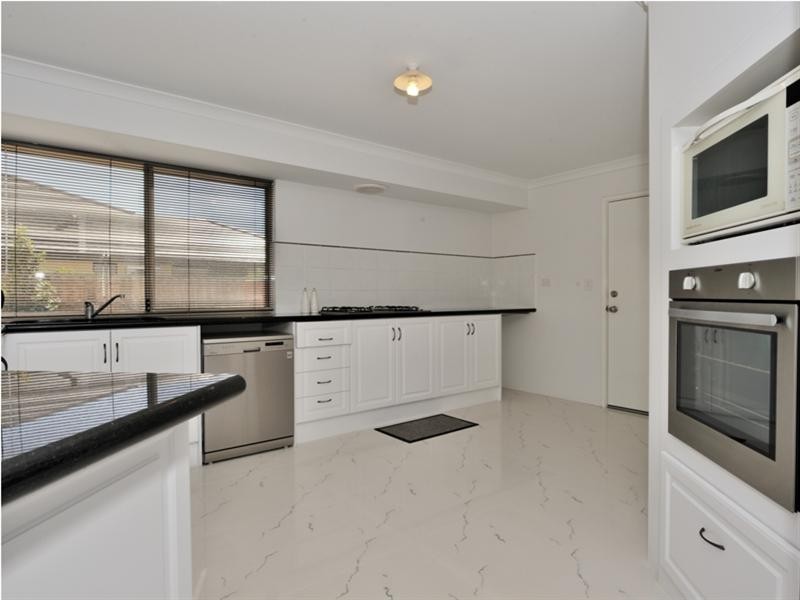 15 Tatton Way, The Vines WA 6069