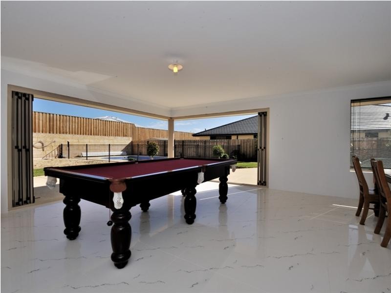 15 Tatton Way, The Vines WA 6069