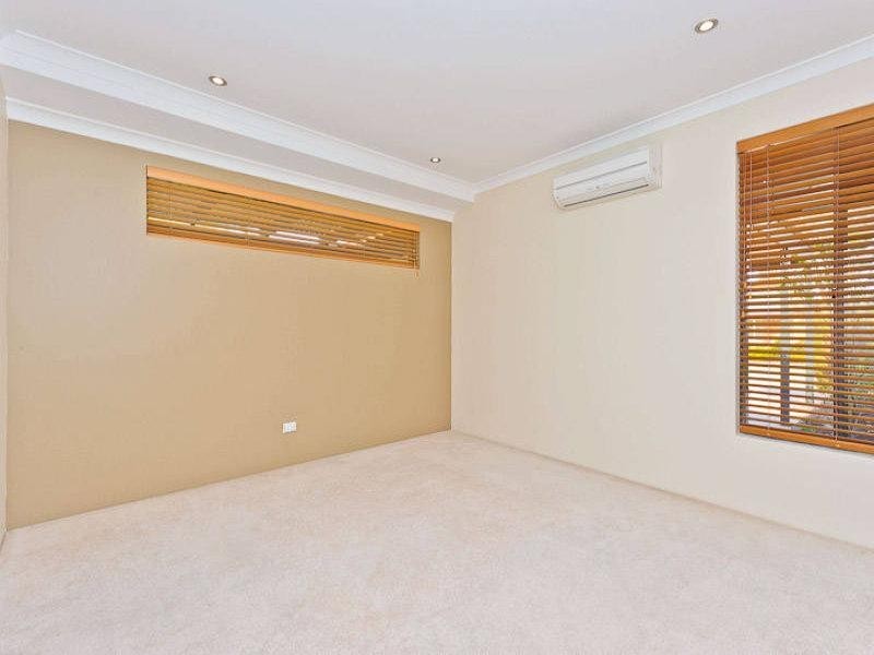 15 Karbar Pass, Ellenbrook WA 6069