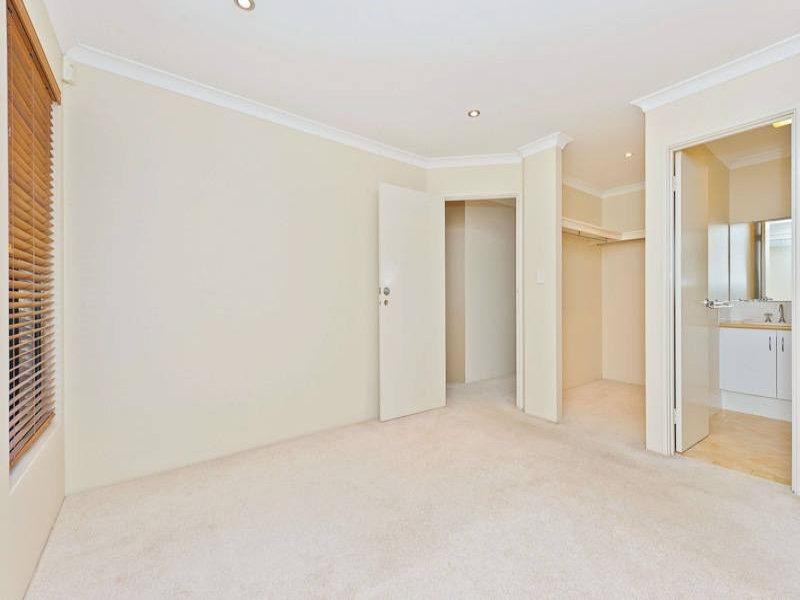 15 Karbar Pass, Ellenbrook WA 6069