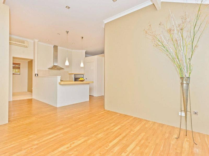 15 Karbar Pass, Ellenbrook WA 6069
