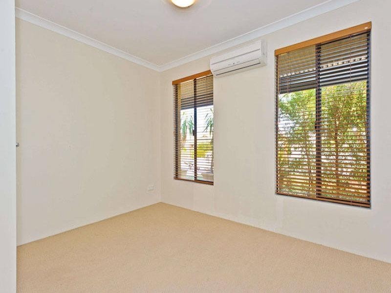 15 Karbar Pass, Ellenbrook WA 6069