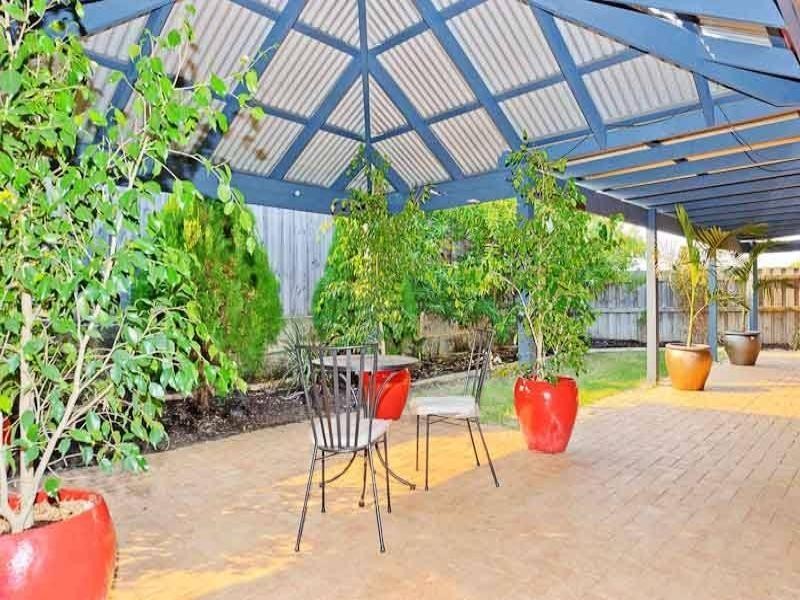 15 Karbar Pass, Ellenbrook WA 6069