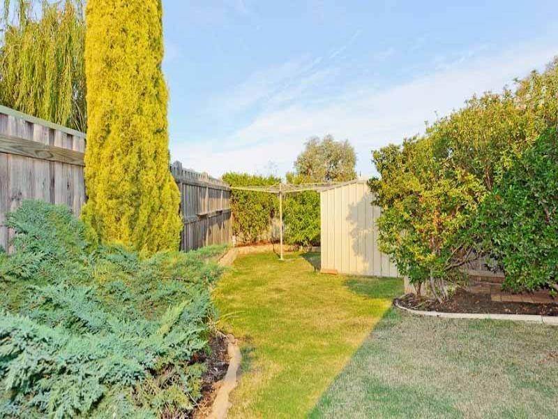 15 Karbar Pass, Ellenbrook WA 6069