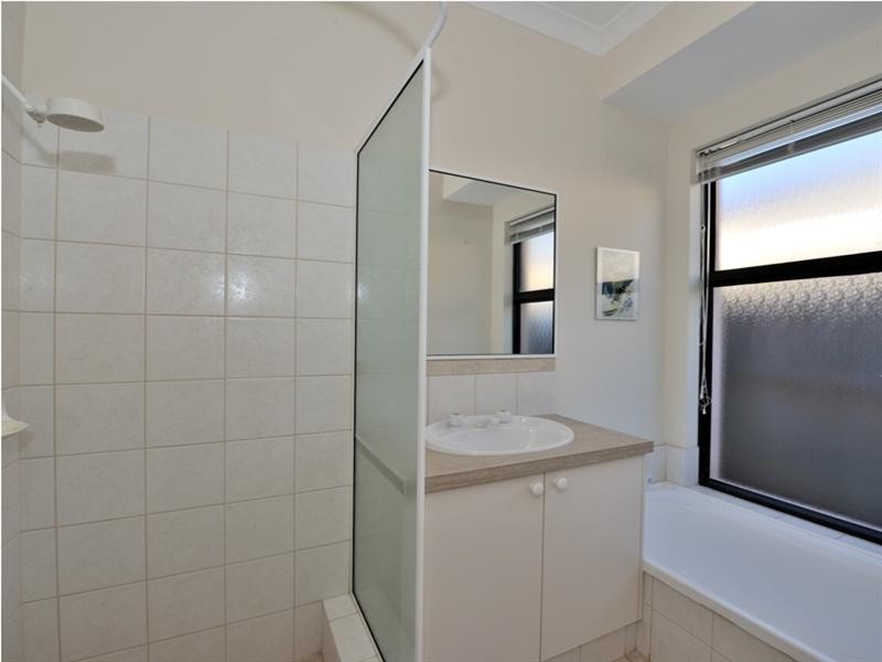 30 St Tropez Vista, Ellenbrook WA 6069