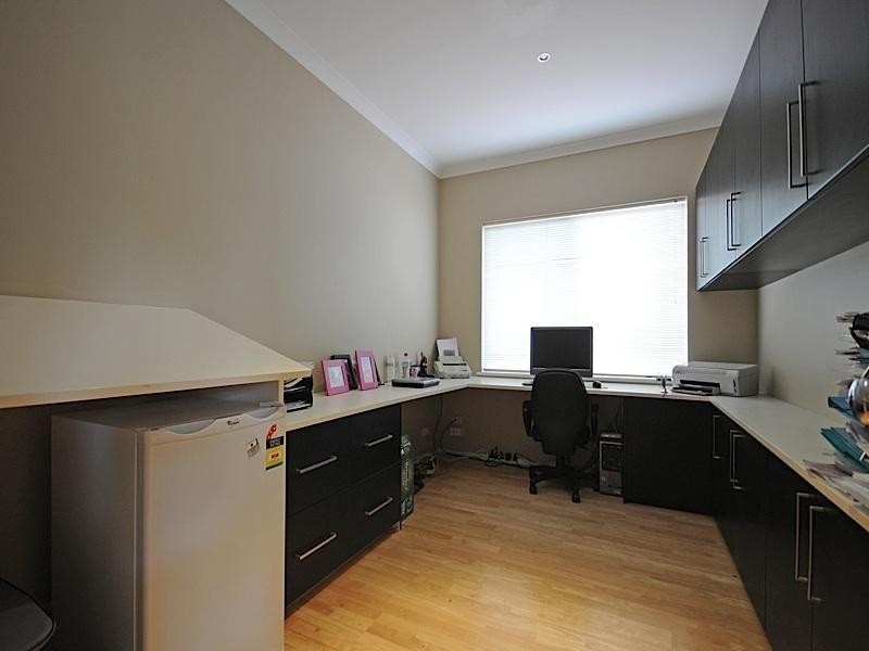 27 Fairview Heights, Ellenbrook WA 6069