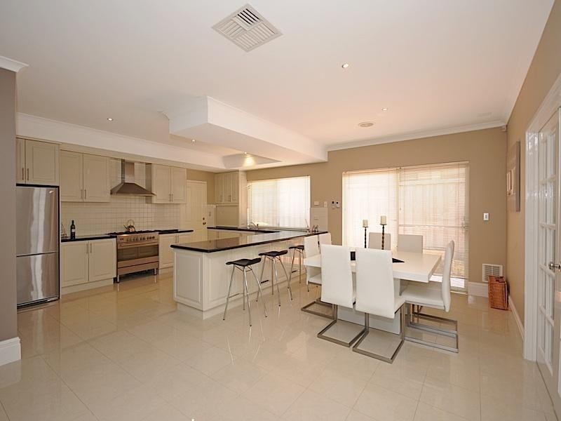 27 Fairview Heights, Ellenbrook WA 6069