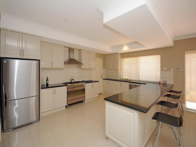 27 Fairview Heights, Ellenbrook WA 6069