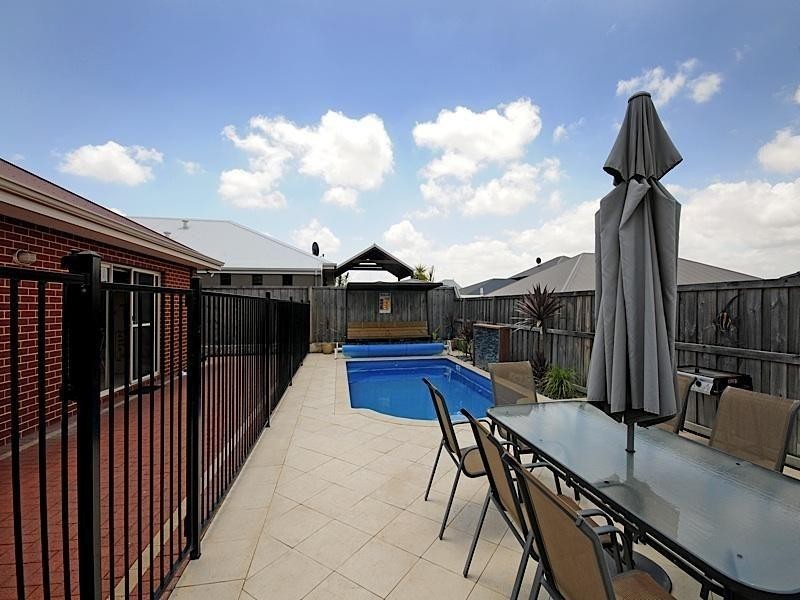 27 Fairview Heights, Ellenbrook WA 6069