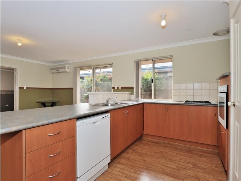 28 Larrawa Circle, Ellenbrook WA 6069