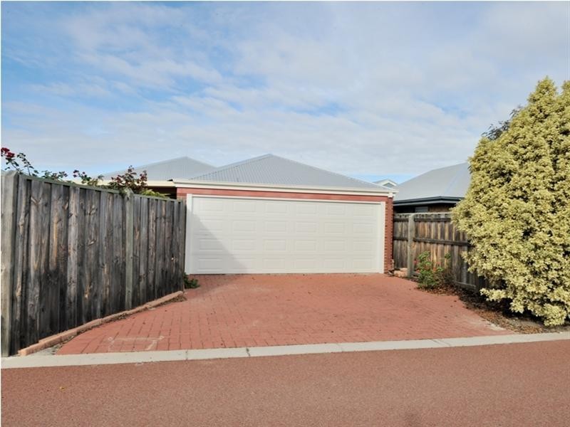 28 Larrawa Circle, Ellenbrook WA 6069