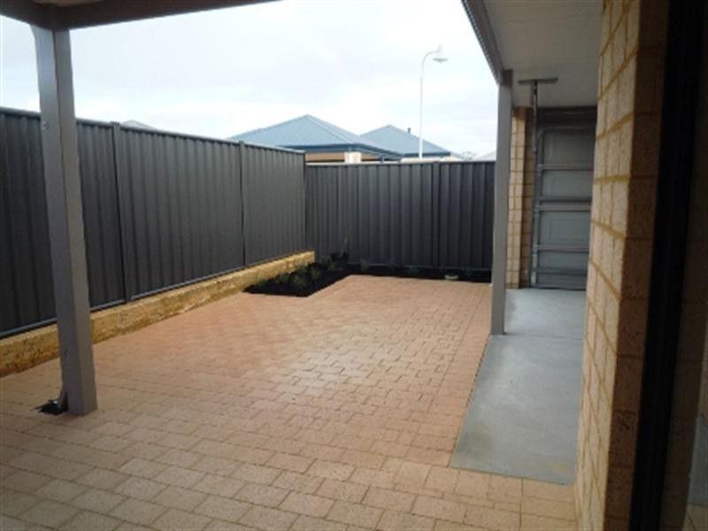 19 Sessilis, Banksia Grove WA 6031