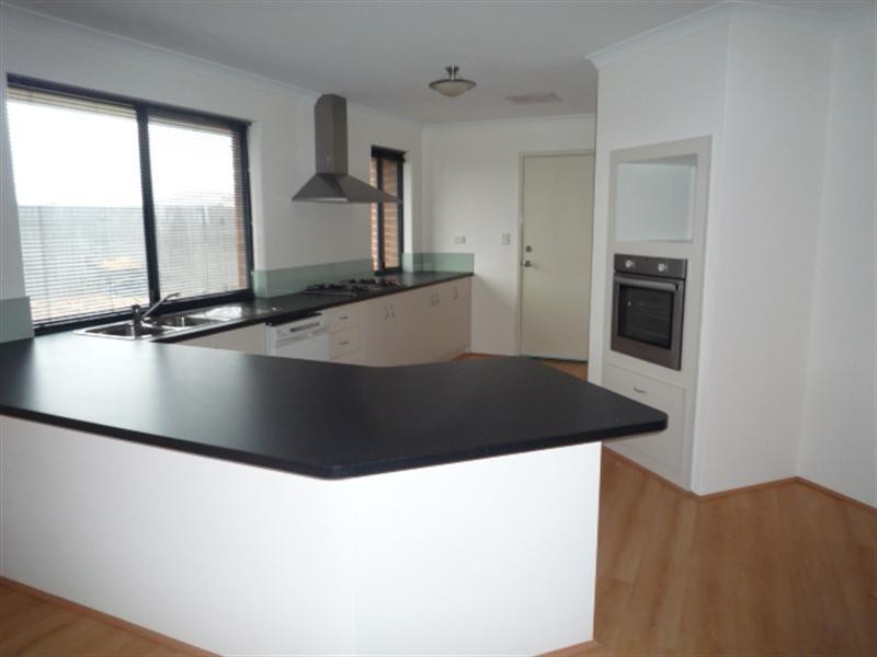 5 Hirani Link, Aveley WA 6069