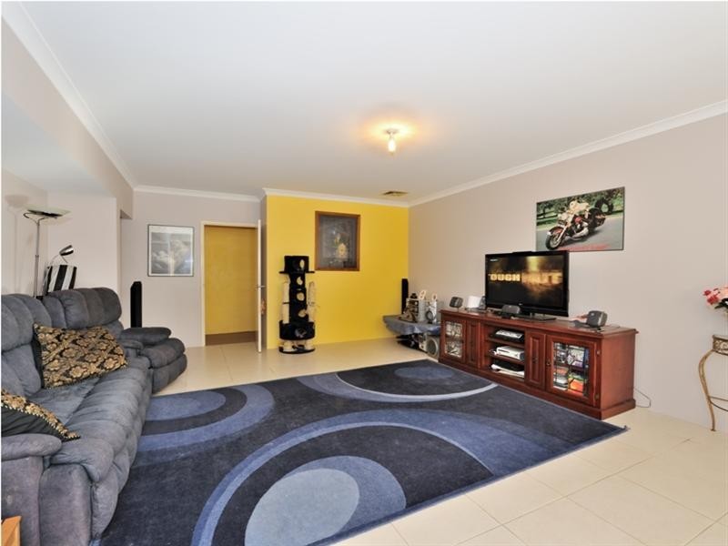 3 Tondoon Bend, Aveley WA 6069