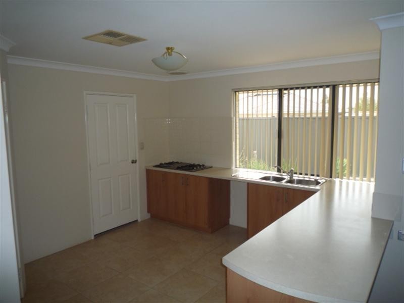 5 Gleeson Entrance, Aveley WA 6069