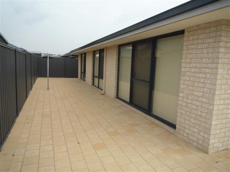 5 Gleeson Entrance, Aveley WA 6069