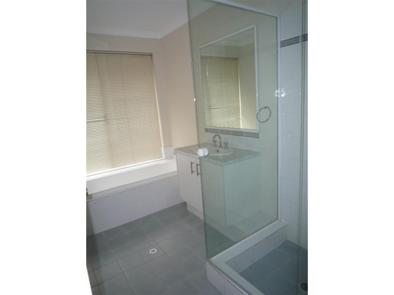 5 Gleeson Entrance, Aveley WA 6069