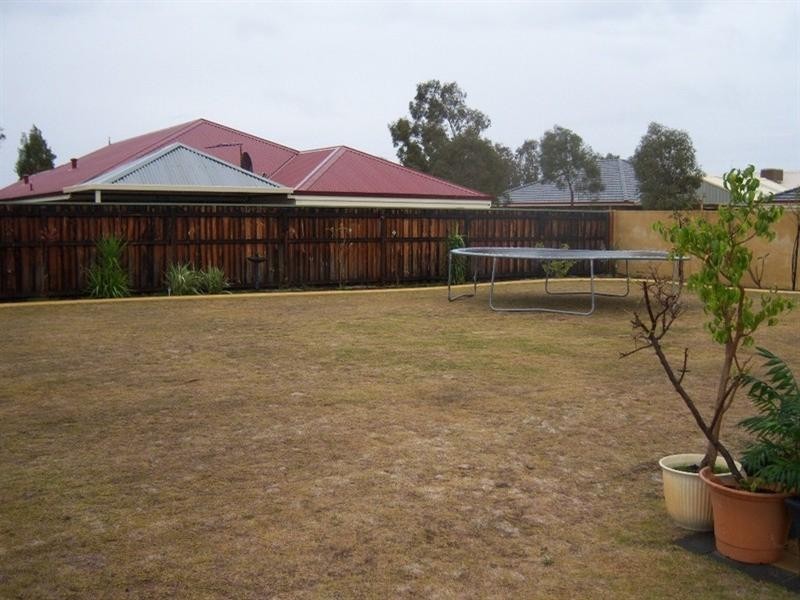 40 Granesse Drive, Ellenbrook WA 6069