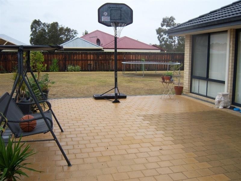 40 Granesse Drive, Ellenbrook WA 6069