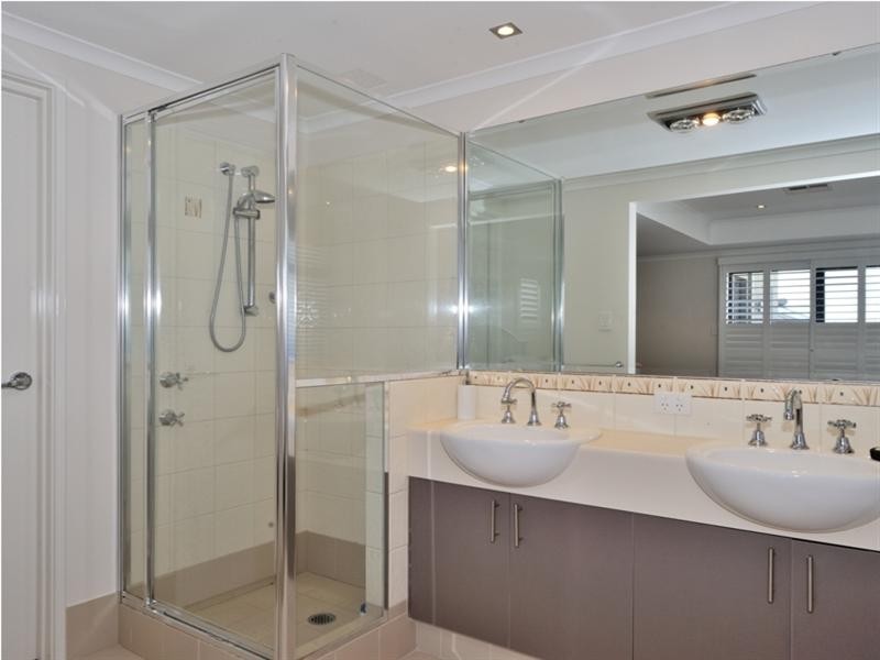 4 Petworth Drive, The Vines WA 6069