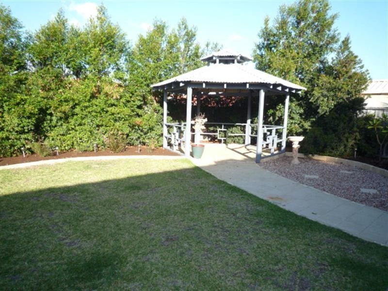 36 San Lorenzo Boulevard, Ellenbrook WA 6069