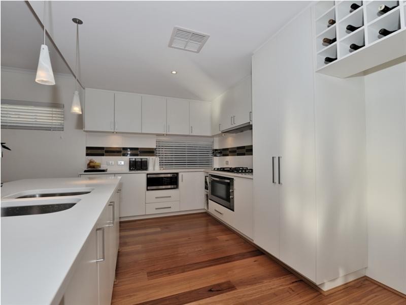 14 Wesley Way, Aveley WA 6069