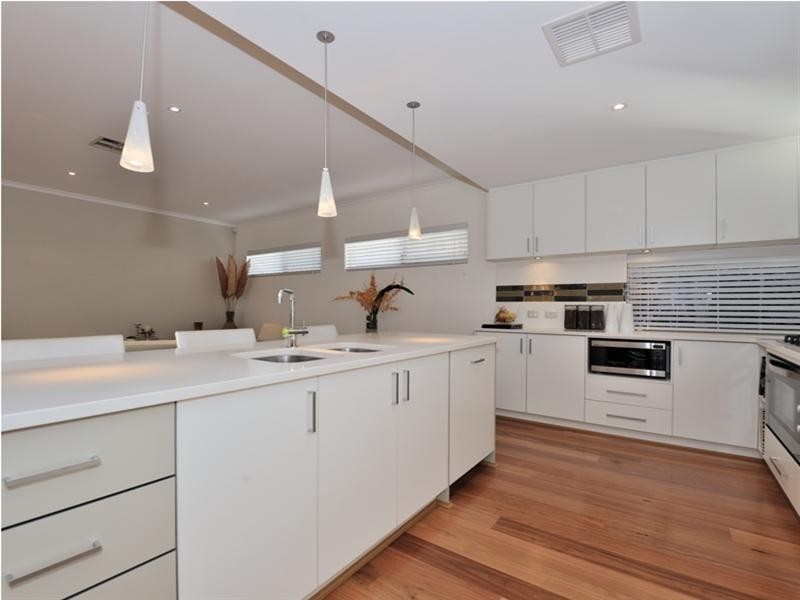 14 Wesley Way, Aveley WA 6069