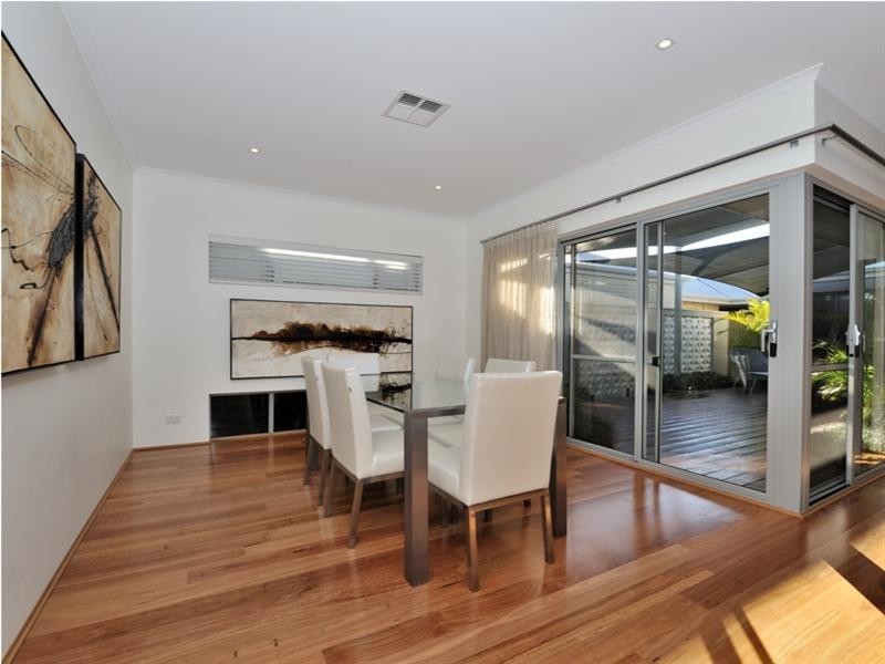 14 Wesley Way, Aveley WA 6069