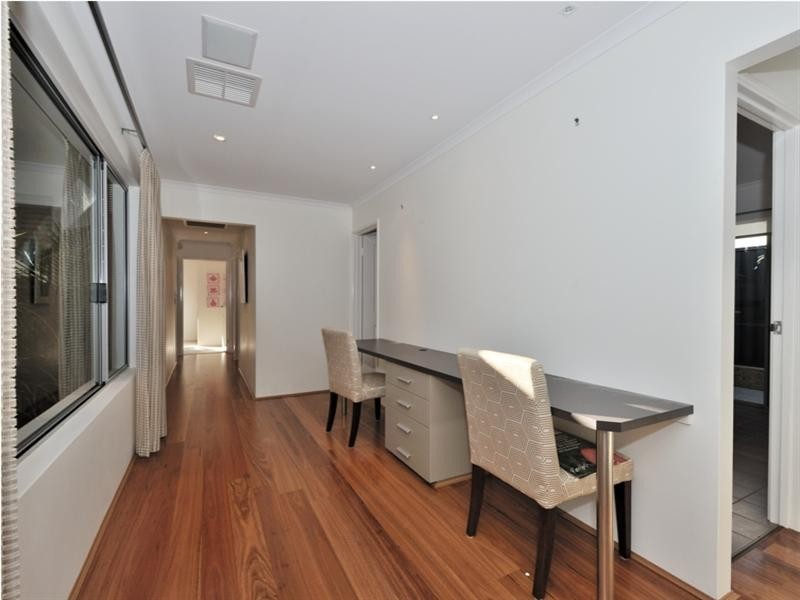 14 Wesley Way, Aveley WA 6069