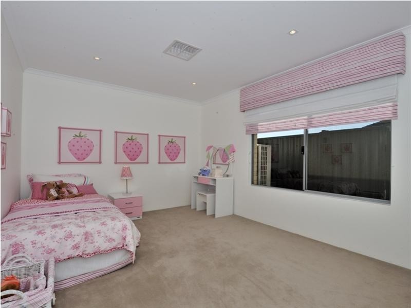 14 Wesley Way, Aveley WA 6069