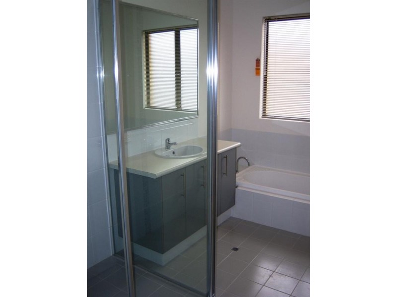 2 Vellum Loop, Aveley WA 6069