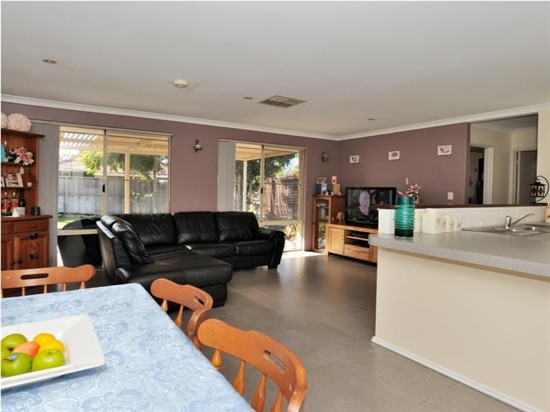 15 Morton Avenue, Ellenbrook WA 6069