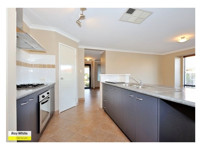 54 Sandown Circle, Henley Brook WA 6055