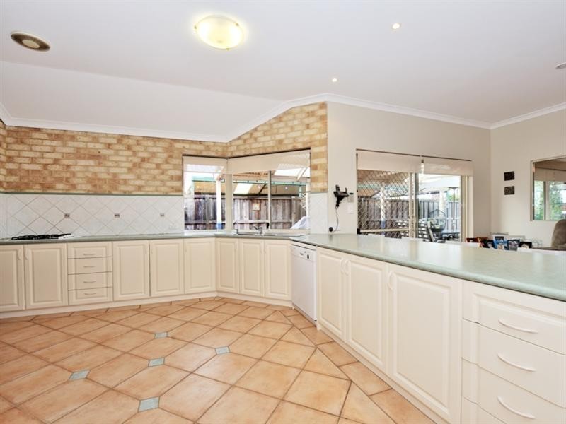 14 Daintree Loop, Ellenbrook WA 6069