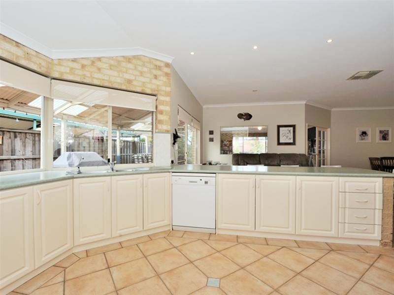 14 Daintree Loop, Ellenbrook WA 6069