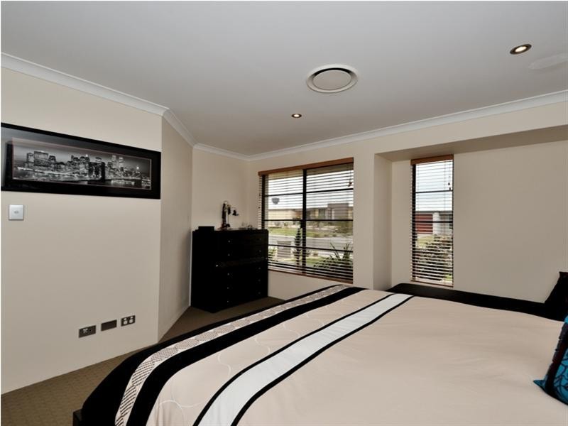 11 Yarran Link, Ellenbrook WA 6069