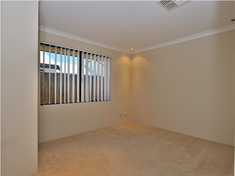 10 Coniston Drive, Ellenbrook WA 6069