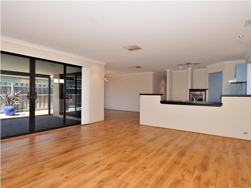 10 Coniston Drive, Ellenbrook WA 6069