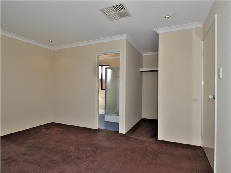 10 Coniston Drive, Ellenbrook WA 6069